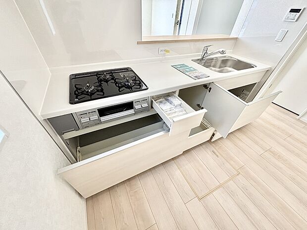 【その他設備(スライド収納)】使いやすさを優先したスライド式収納タイプ!