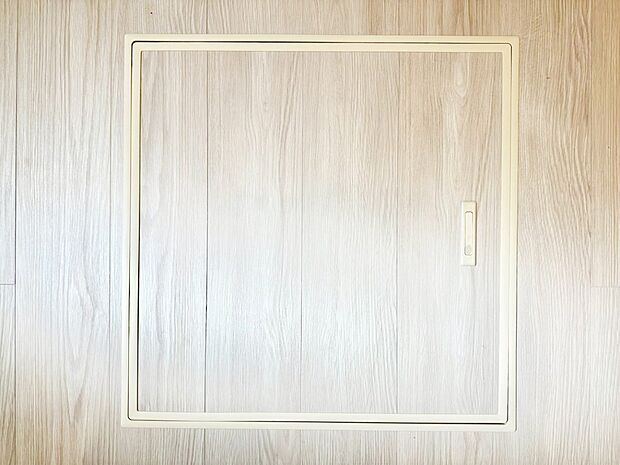 【その他設備(床下収納)】床下収納付き!日用品・非常用品の収納にも大活躍。