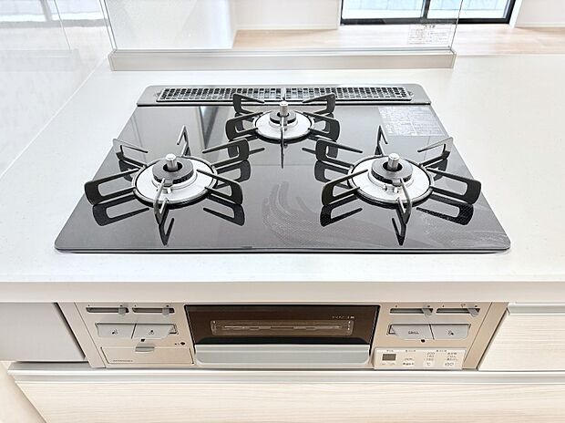 【その他設備(Ｓｉセンサーコンロ)】ガスコンロはＳｉセンサー搭載。火力調節や焦げ付き・消し忘れも防いでくれます。