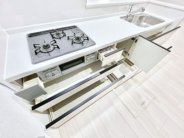 【その他設備(スライド収納)】使いやすさを優先したスライド式収納タイプ!