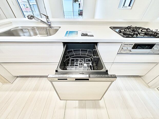 【その他設備(食洗機)】面倒なお片づけは食洗機にお任せ！家事の負担が減って、時間にも気持ちにもゆとりができます。