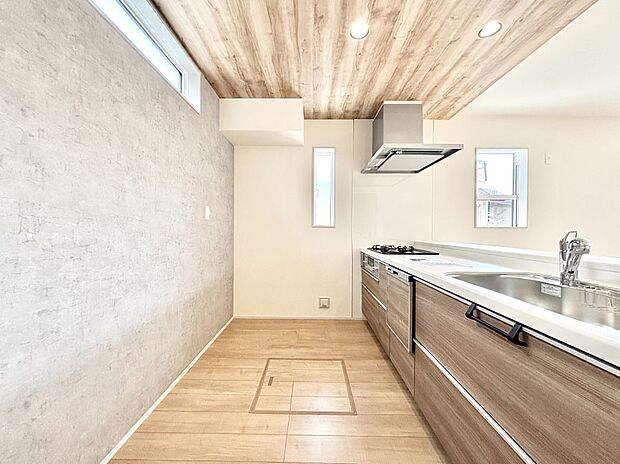 【キッチン】ゆとりあるキッチンではご家族と楽しくお料理ができます。