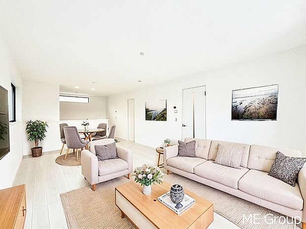 【リビング】落ち着いた雰囲気のＬＤＫは家族みんなの快適空間※家具はCGです