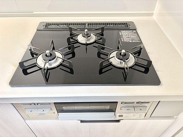 【その他設備(ガスコンロ)】三口ガスコンロでお料理が一気にはかどりそう  