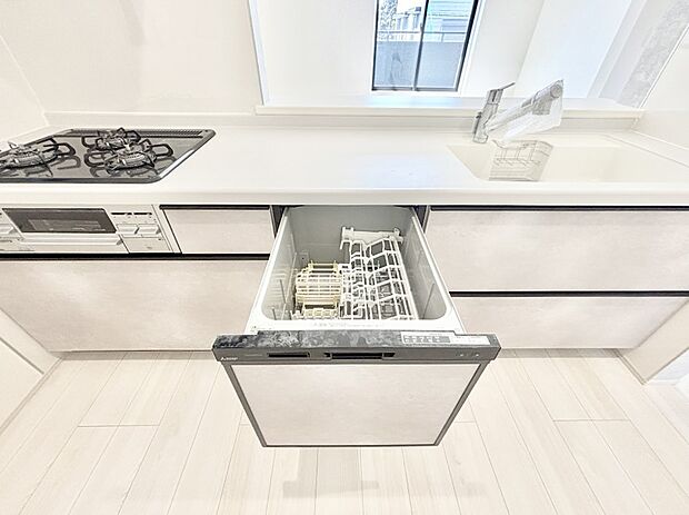 【その他設備(食洗機)】面倒なお片づけは食洗機にお任せ！家事の負担が減って、時間にも気持ちにもゆとりができます。