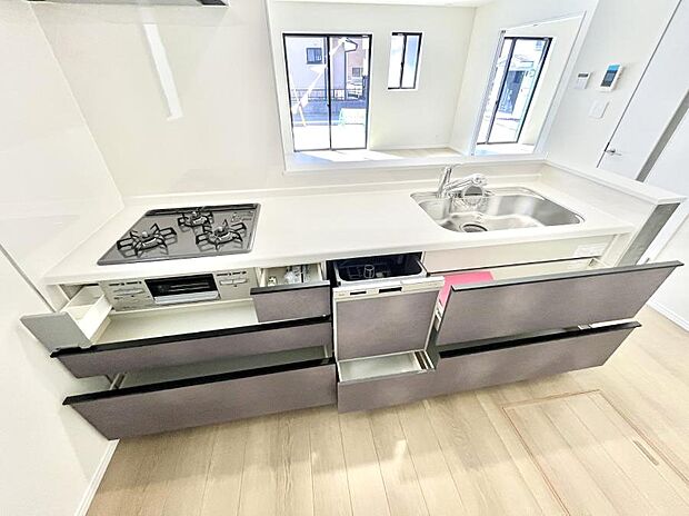 【その他設備(スライド収納)】使いやすさを優先したスライド式収納タイプ！