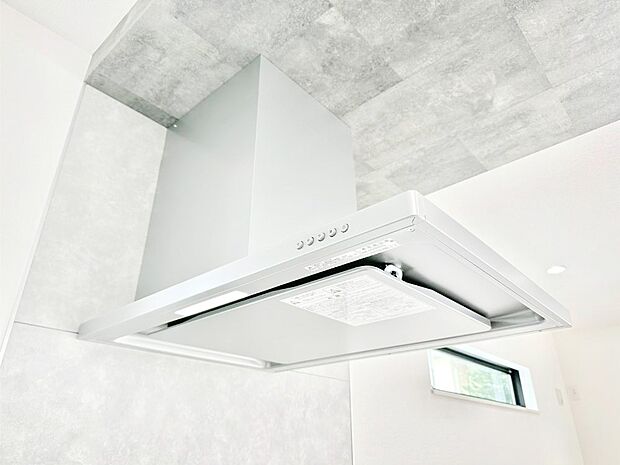 【その他設備(レンジフード)】基本的なお手入れはフィルターのみ!お手入れのしやすさも魅力です。