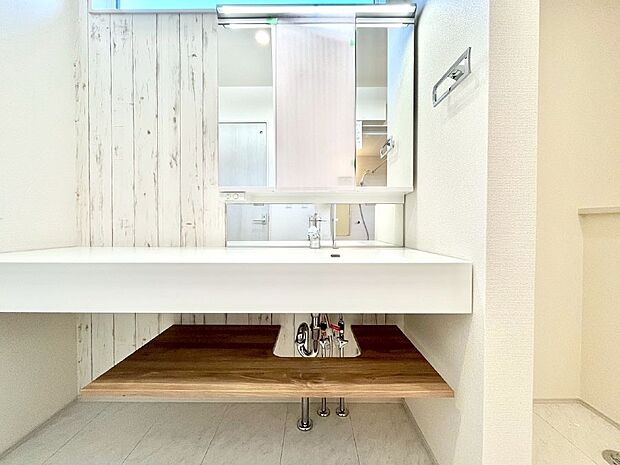 【洗面台・洗面所】明るい洗面所は毎朝の身支度も楽しくできちゃいそうです。