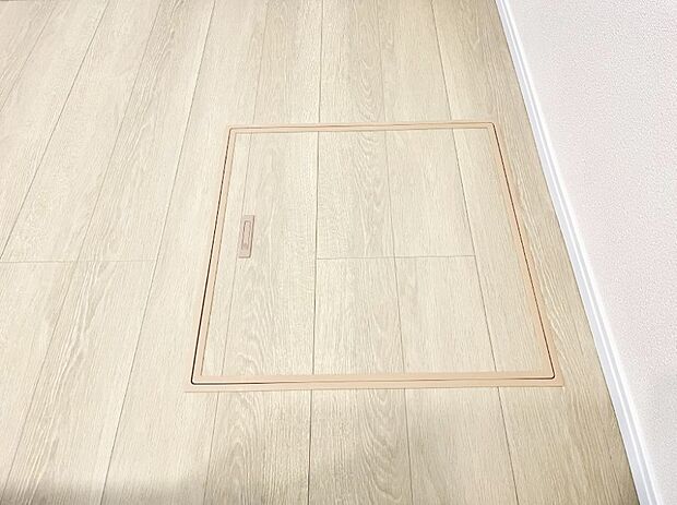 【その他設備(床下収納)】床下収納付き!日用品・非常用品の収納にも大活躍。