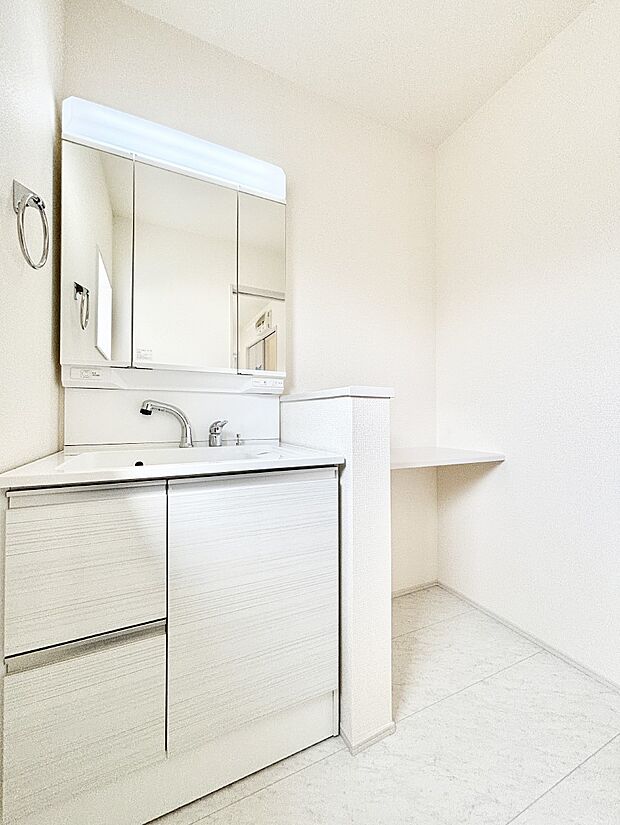 【洗面台・洗面所】収納力と機能性に優れた洗面化粧台