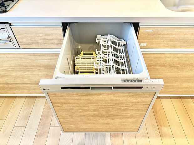 【その他設備(食洗機)】面倒なお片づけは食洗機にお任せ！家事の負担が減って、時間にも気持ちにもゆとりができます。