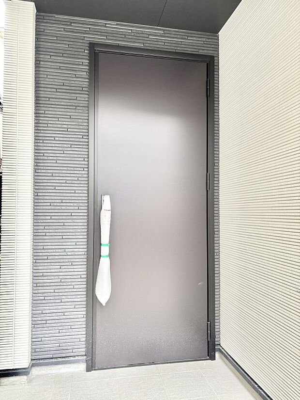 【玄関】大切な家族、来客を出迎える玄関。