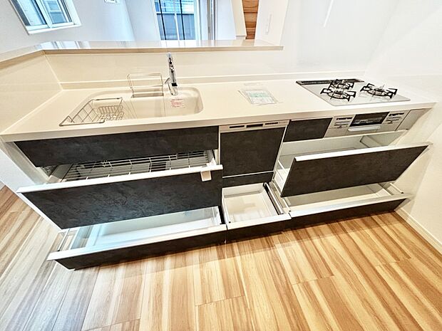 【その他設備(スライド収納)】使いやすさを優先したスライド式収納タイプ!