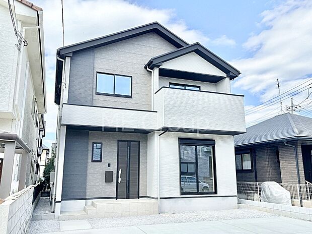 【現地外観写真】洗練された外観、上質な住空間が広がる室内は永く安心して過ごせる住居です。