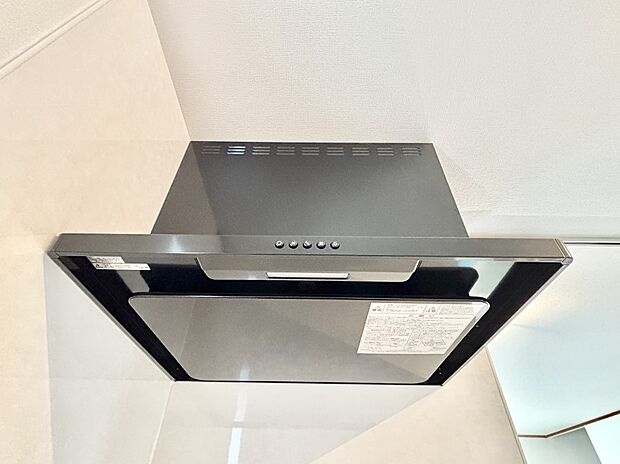 【冷暖房・空調設備(レンジフード)】フラットタイプのレンジフード、お手入れがしやすいですね！
