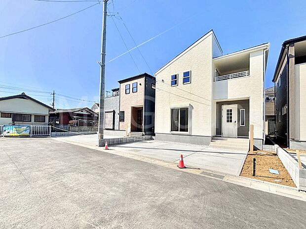 【前面道路含む現地写真】堂々完成！！ ここから始まる新生活を応援いたします！ 