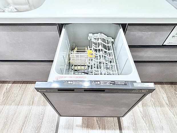 【その他設備(食洗機)】面倒なお片づけは食洗機にお任せ！家事の負担が減って、時間にも気持ちにもゆとりができます。