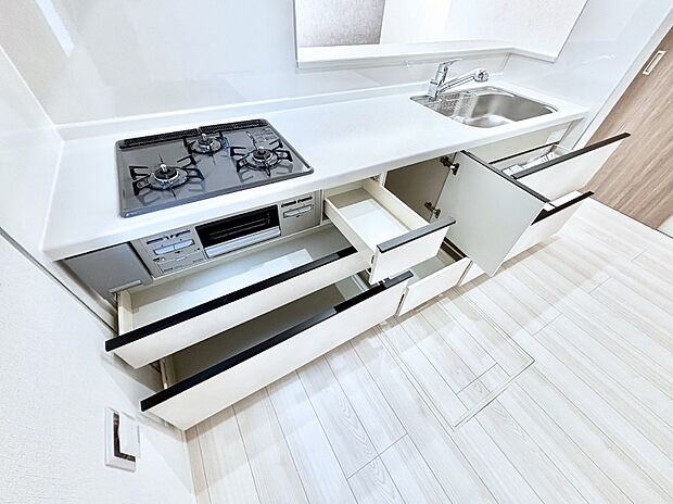 【その他設備(スライド収納)】使いやすさを優先したスライド式収納タイプ!