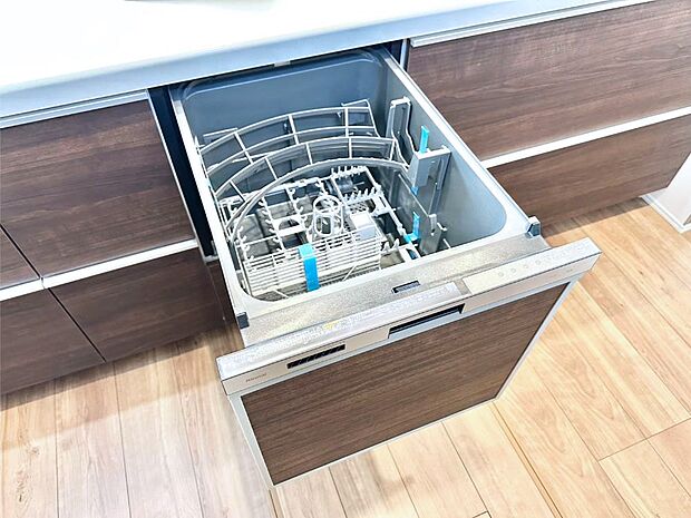 【その他設備(食洗機)】面倒なお片づけは食洗機にお任せ！家事の負担が減って、時間にも気持ちにもゆとりができます。