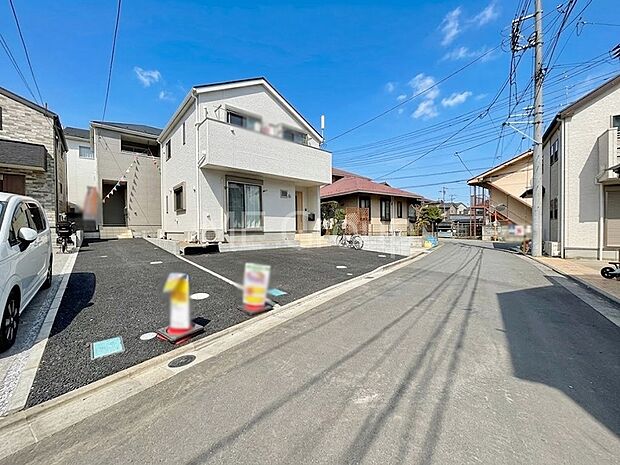 【前面道路含む現地写真】堂々完成！！ ここから始まる新生活を応援いたします！ 