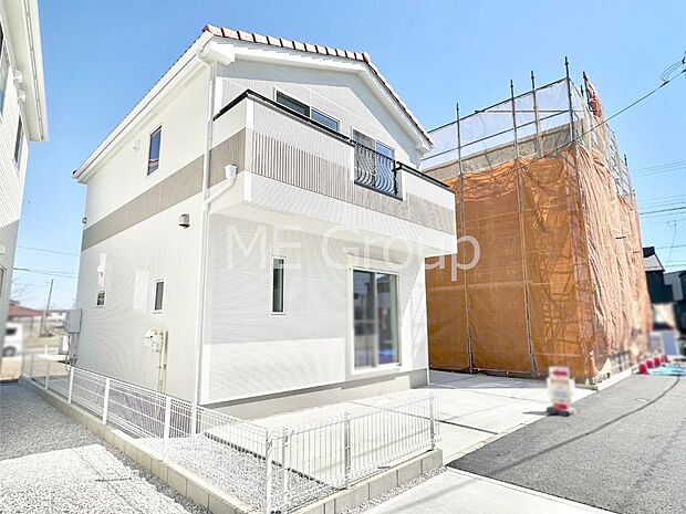 【現地外観写真】洗練された外観、上質な住空間が広がる室内は永く安心して過ごせる住居です。