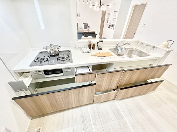 【その他設備(スライド収納)】使いやすさを優先したスライド式収納タイプ!