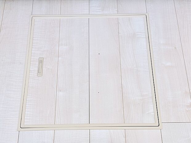 【その他設備(床下収納)】床下収納付き！日用品・非常用品の収納にも大活躍。