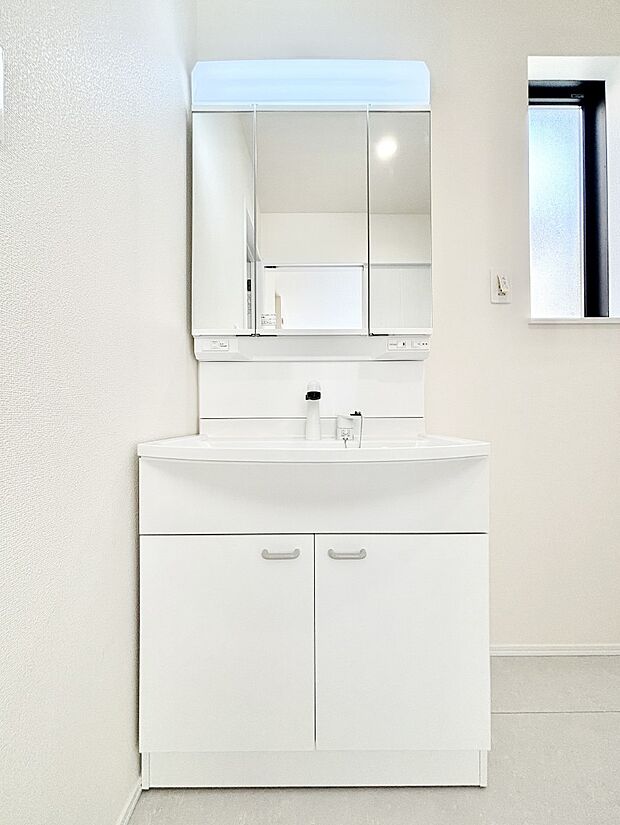 【洗面台・洗面所】収納力と機能性に優れた洗面化粧台　