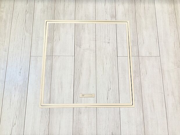 【その他設備(床下収納)】床下収納付き！日用品・非常用品の収納にも大活躍。