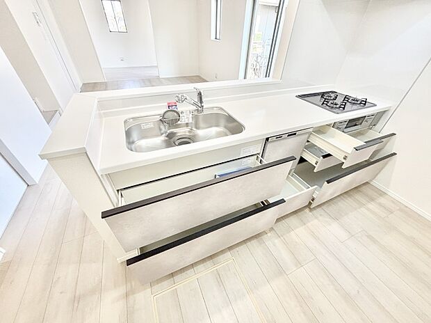 【その他設備(スライド収納)】使いやすさを優先したスライド式収納タイプ!