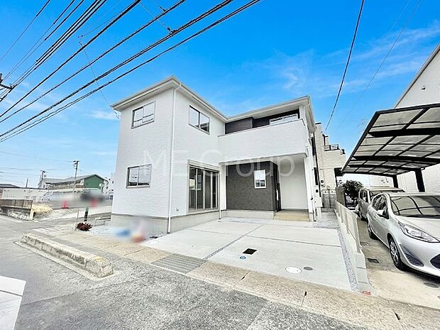 【現地外観写真】たっぷりの陽光と心地よい風が舞い込む住まい