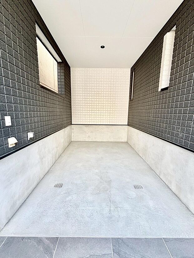 【駐車場】ビルトインタイプは大切なお車を傷や汚れから守ることができます。