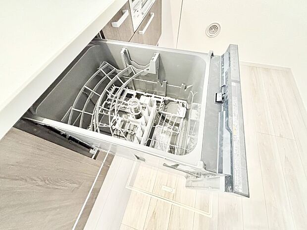 【その他設備(食洗機)】面倒なお片づけは食洗機にお任せ!家事の負担が減って、時間にも気持ちにもゆとりができます。