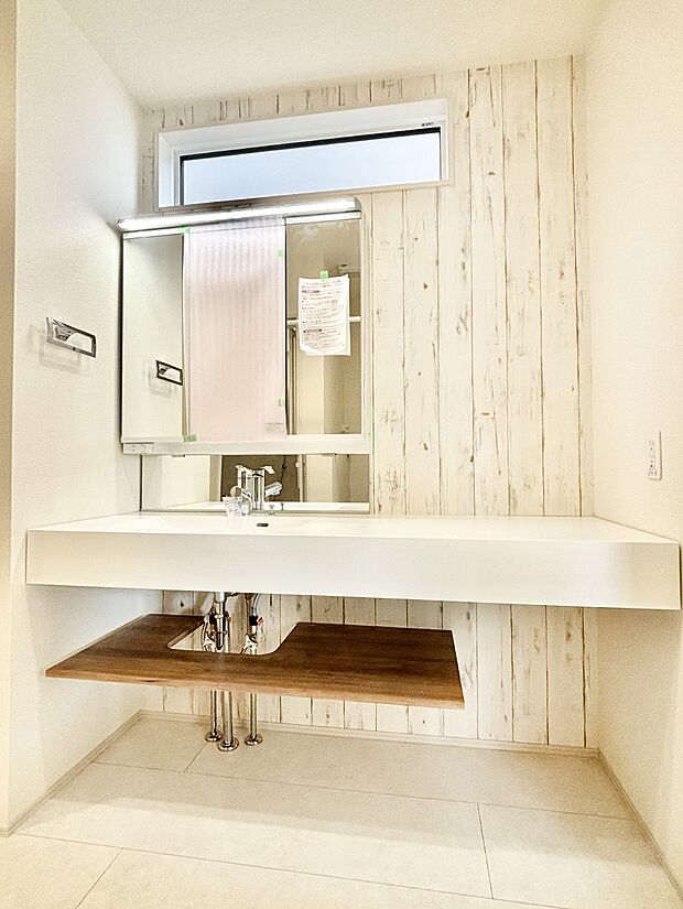 【洗面台・洗面所】明るい洗面所は毎朝の身支度も楽しくできちゃいそうです。