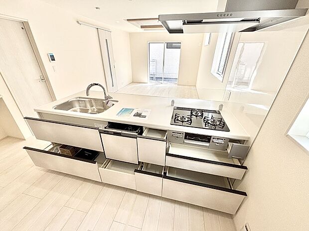 【その他設備(スライド収納)】使いやすさを優先したスライド式収納タイプ！