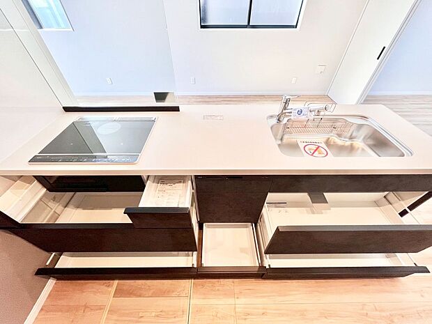 【その他設備(スライド収納)】使いやすさを優先したスライド式収納タイプ!