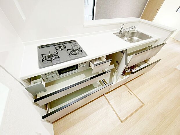 【その他設備(スライド収納)】使いやすさを優先したスライド式収納タイプ!