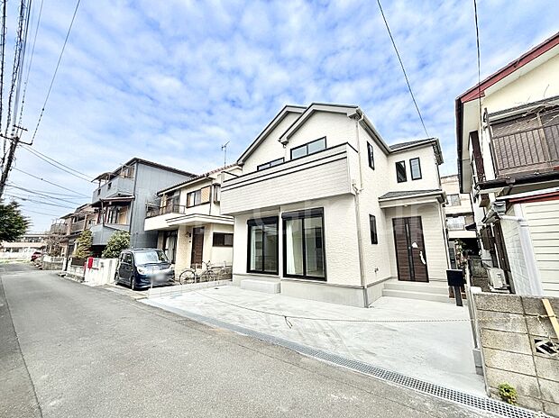 【前面道路含む現地写真】堂々完成！！ ここから始まる新生活を応援いたします！ 