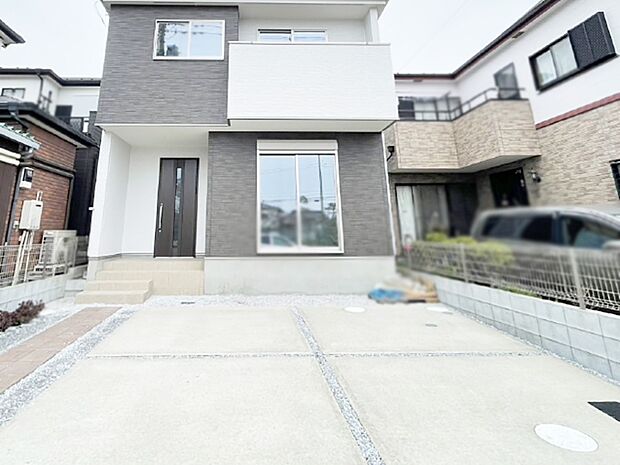 【駐車場】目の前が駐車場だと雨の日も大量にお買い物をした時も便利ですね