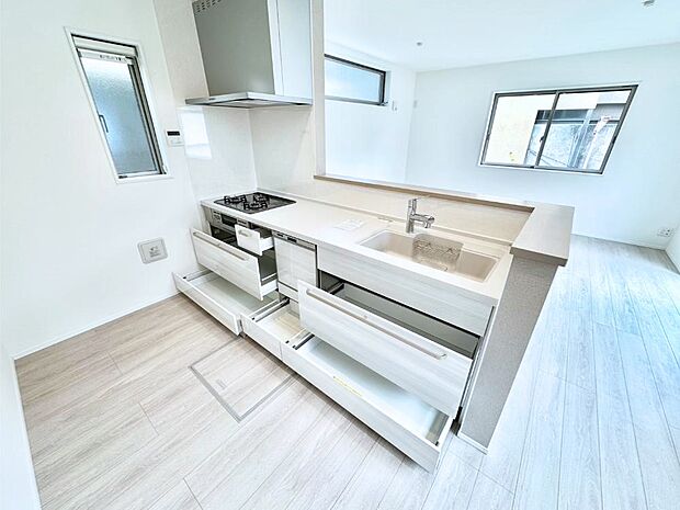 【その他設備(スライド収納)】使いやすさを優先したスライド式収納タイプ!