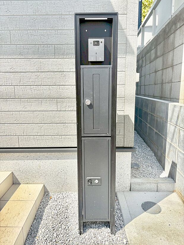 【その他現地】表札・インターホン・ポストをひとつに集約