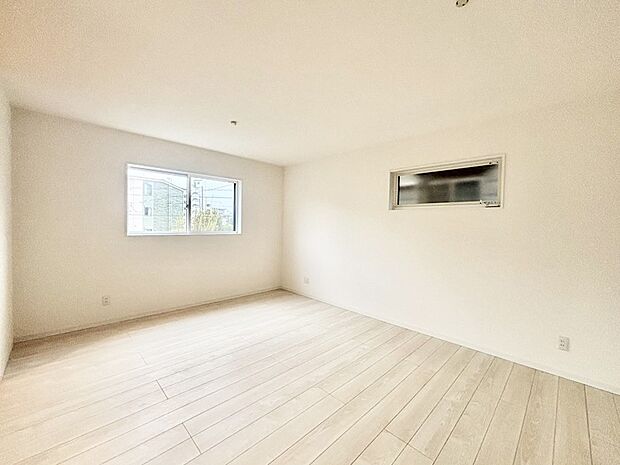 【ダイニング】家族の笑顔が自然と生まれてくる、そんな雰囲気のダイニングに仕上がっています。