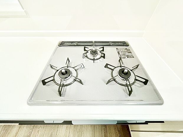 【その他設備(Ｓｉセンサーコンロ)】ガスコンロはＳｉセンサー搭載。火力調節や焦げ付き・消し忘れも防いでくれます。