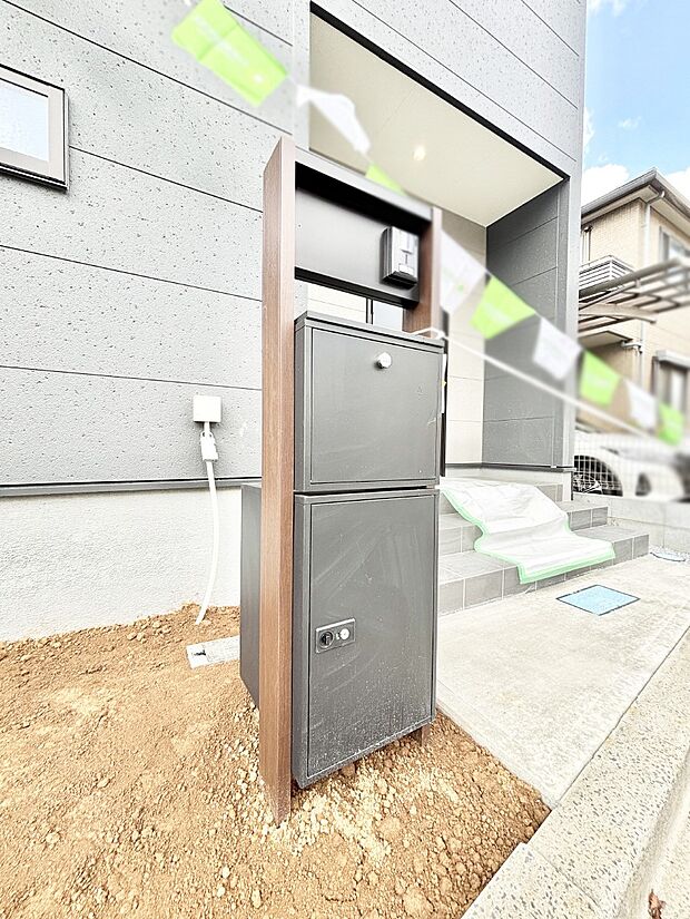 【その他現地】表札・インターホン・ポストをひとつに集約