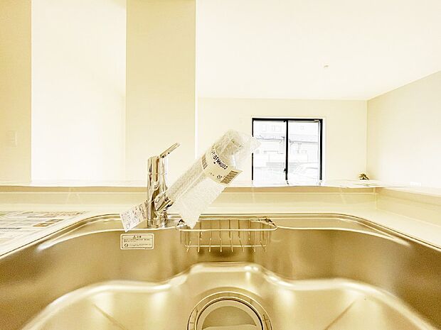 【その他設備(蛇口一体型浄水器)】いつでも清潔なおいしいお水を。一つの水栓で水道水と浄水を使い分け。