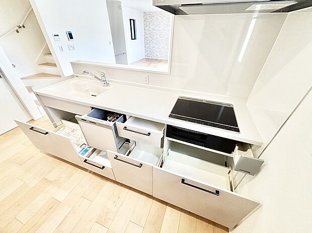 【その他設備(スライド収納)】使いやすさを優先したスライド式収納タイプ！