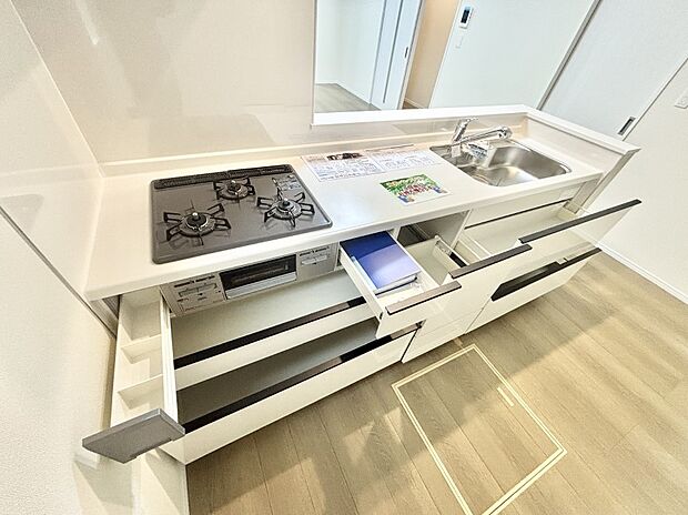 【その他設備(スライド収納)】使いやすさを優先したスライド式収納タイプ!