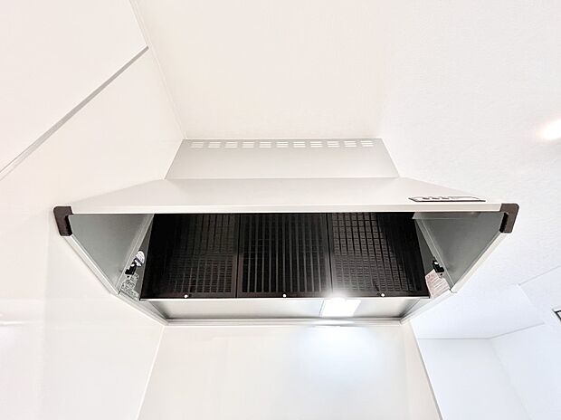 【その他設備(レンジフード)】基本的なお手入れはフィルターのみ！お手入れのしやすさも魅力です。