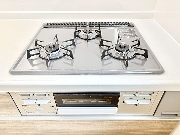 【その他設備(ガスコンロ)】三口ガスコンロでお料理が一気にはかどりそう  