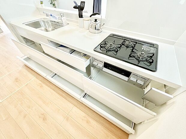 【その他設備(スライド収納)】使いやすさを優先したスライド式収納タイプ！